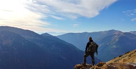  Discovering New Landscapes: Venturing Beyond the Shorelines to Embrace the Mountains 