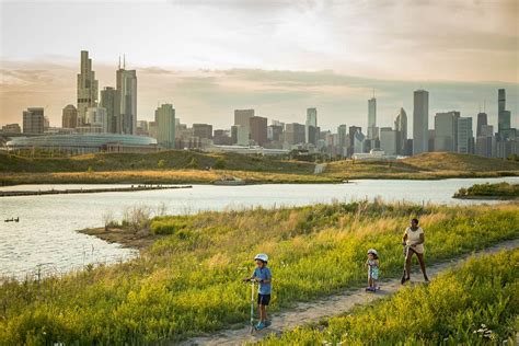  Embracing the Outdoors: Rediscovering Nature in Urban Settings 