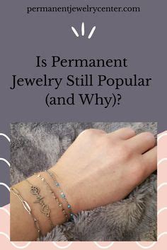  Exploring the Significance of Adorning a Shimmering Band on Your Digit 