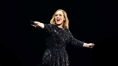  Iconic Moments from Adele Sunshine's Live Performances 