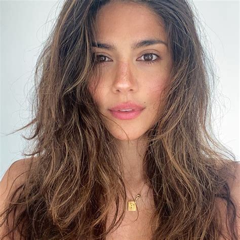  Pia Miller: Early Life and Career Journey 