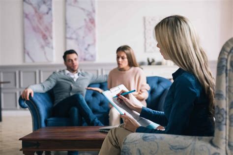  Seeking professional help: When to consider couples therapy 