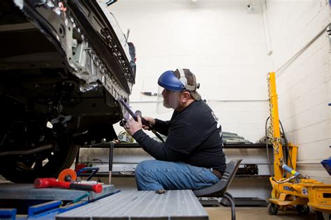  Selecting the Ideal Automotive Technician to Restore Your Vehicle