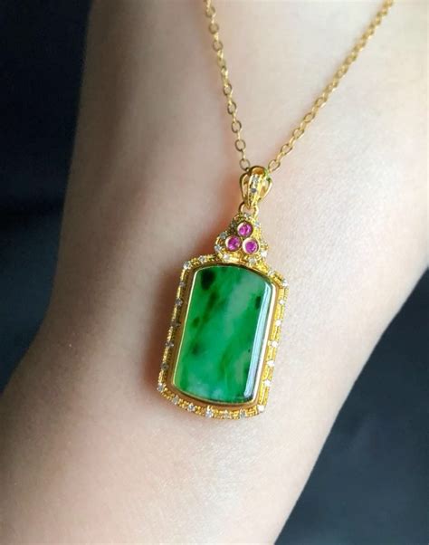  Selecting the Ideal Jade Necklace for Any Occasion 