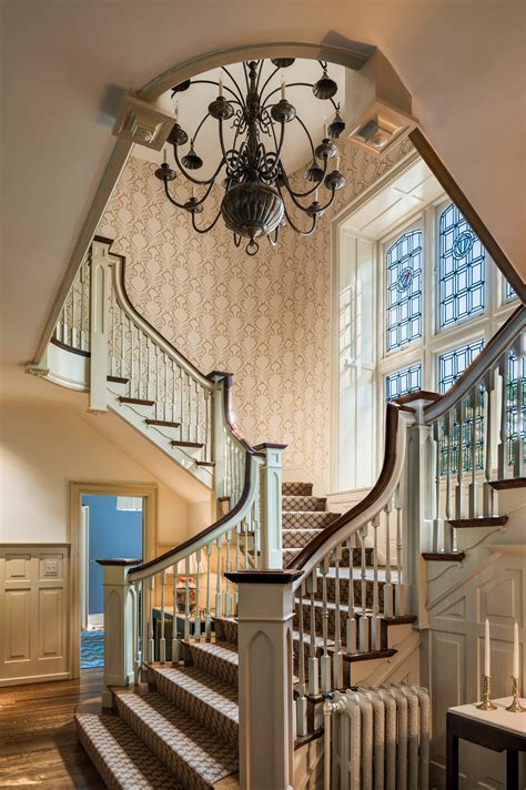  Traditional Staircases: Embrace Elegance and Timeless Design 