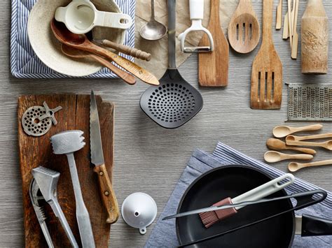 5 Essential Tools for an Efficient Kitchen Organization