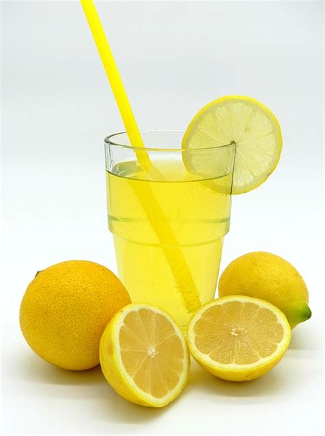 A Natural Solution for Unpleasant Breath: How Lemon Water Can Revitalize Your Oral Freshness