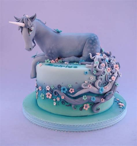 A Scrumptious Exploration of the Symbolism Found in Cake Fantasies