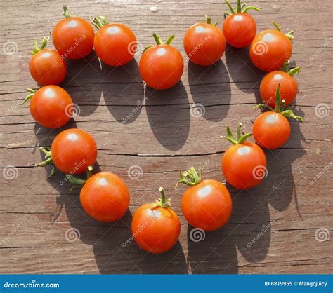 A Taste of Passion: Tomatoes as a Symbol of Love and Desire