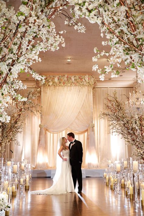 A Touch of Sophistication: Incorporating Ivory Blossoms into Wedding Ceremonies and Special Occasions