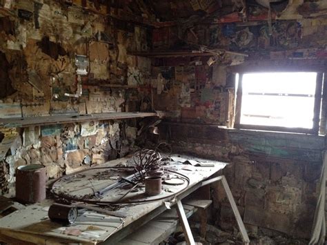 A glimpse into the past through the remnants of a deserted dwelling