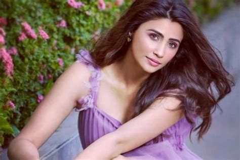 About Daisy Shah: A Rising Star in Bollywood