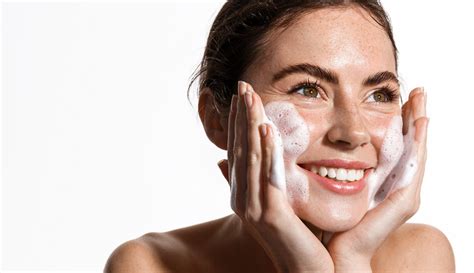 Achieving Flawless Complexion: The Magic of Cleansing Your Visage