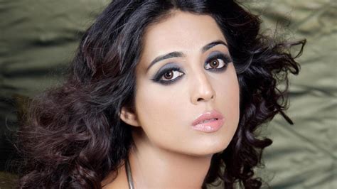 Age, Height, and Figure: Exploring Mahie Gill's Physical Attributes
