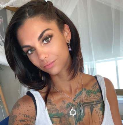 Age, Height, and Figure: Unveiling Bonnie Rotten's Physical Attributes