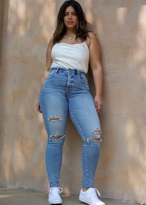 Age, Height, and Figure of Denise Bidot