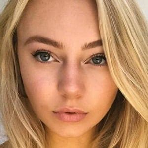 Age: How Old is Cassie Brown?