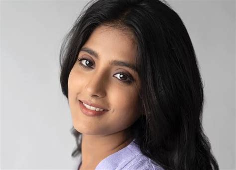 Age and Height: Facts about Ulka Gupta's Physical Appearance