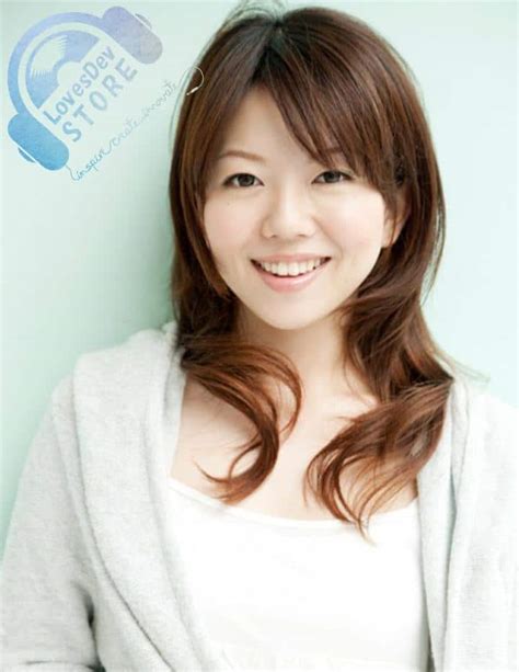 Aki Makino Biography 