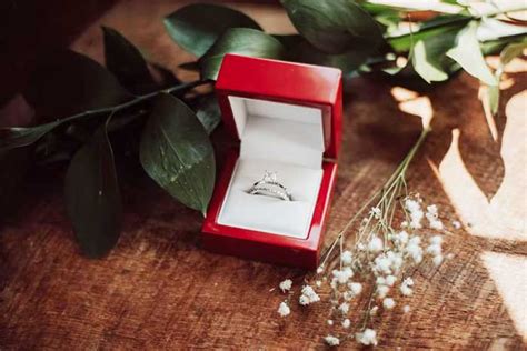 Avoiding Common Mistakes When Purchasing an Engagement Ring