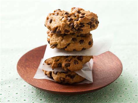 Baking Versus Store-Bought: The Advantages and Delights of Homemade Cookies