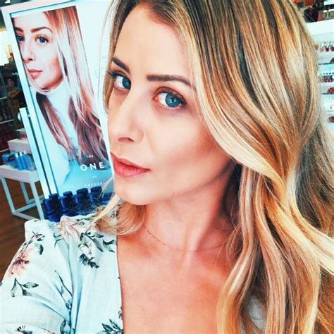 Beauty and Style: Lo Bosworth's Fashion and Wellness Tips
