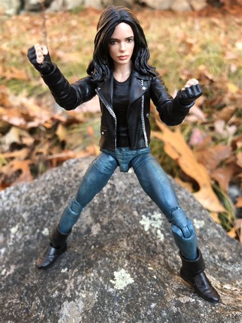 Behind the Scenes: A Closer Look at Jessica Jones' Age, Height, and Figure