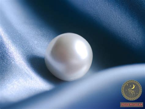 Behind the Scenes: The Symbolic Power of Pearls in Dream Interpretation