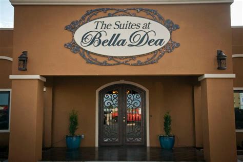 Bella Dea's Unique Style and Fashion Influences