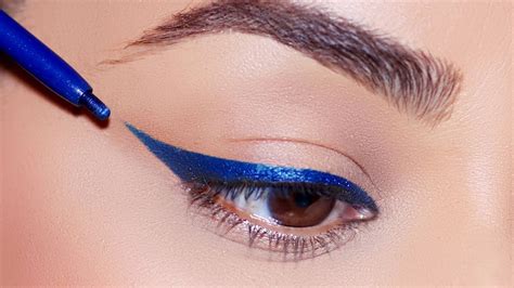 Bold and Dramatic: Exploring Different Eyeliner Colors