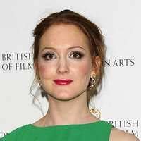Breaking Stereotypes: Olivia Hallinan's Height and Figure