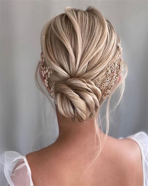 Bridesmaid Hairstyles: Ideas for a Stunning Wedding Look