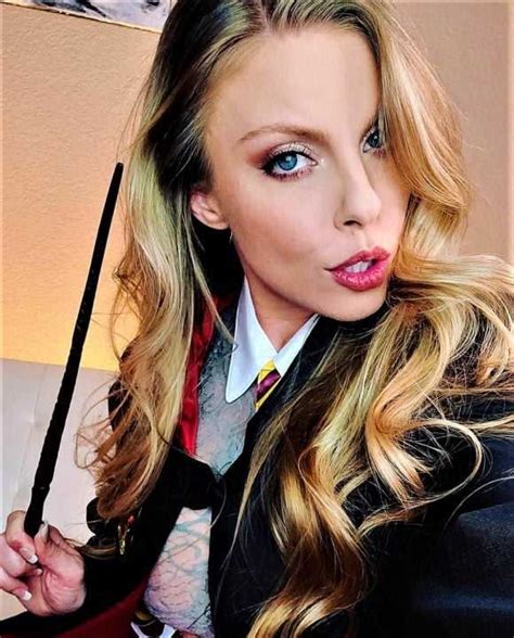 Britney Amber's Financial Success: A Peek into her Wealth Accumulation