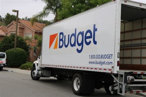 Budgeting and Saving Money on Your Moving Truck Rental