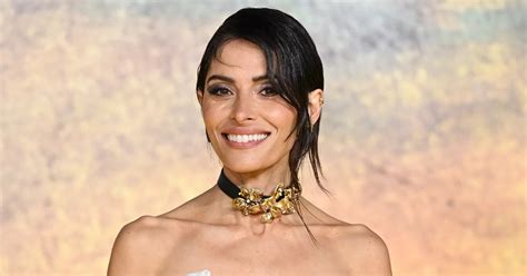 Calculating the Wealth Acquired by Sarah Shahi: From Triumph to Financial Success