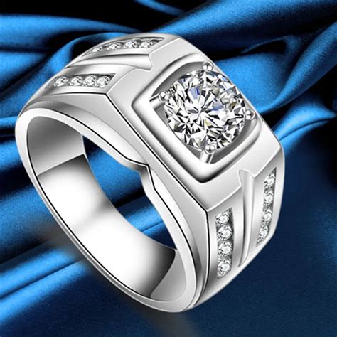 Captivating Designs: Choosing the Perfect Silver Band for Your Style