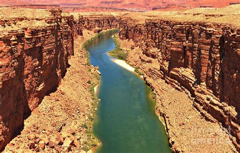 Carving Canyons in the Mind: The Subconscious Wonders of Mountain Reverie