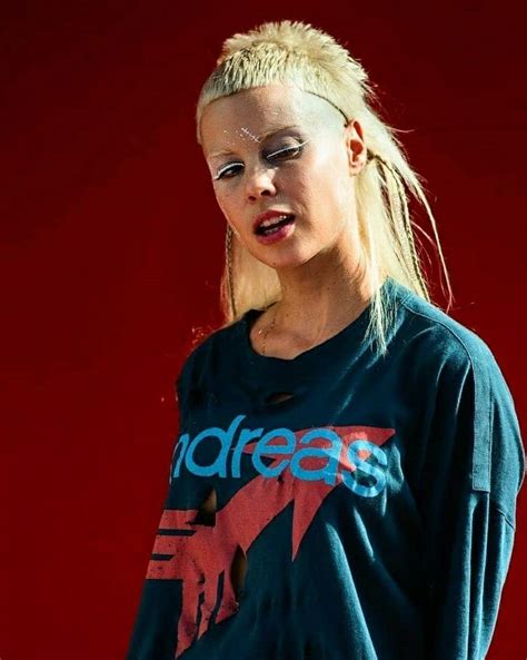 Challenging Stereotypes: Yolandi Visser's Height as a Statement of Individuality