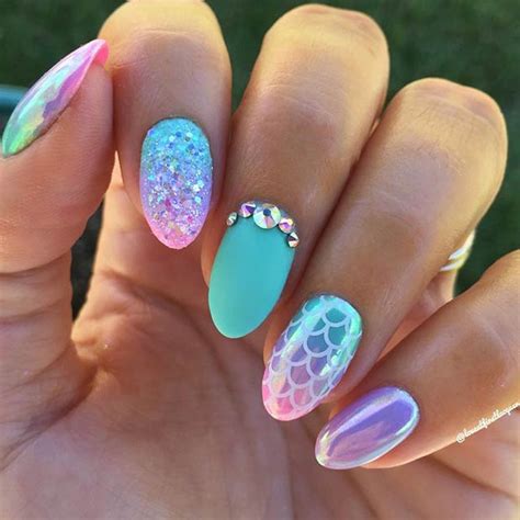 Channel Your Inner Mermaid with Gorgeous Ocean-Inspired Nail Colors