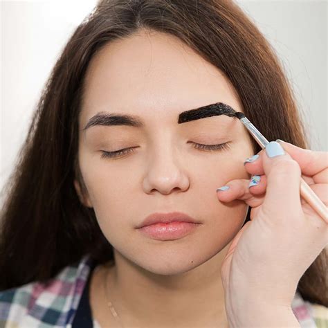 Choosing Between Permanent and Temporary Methods for Eyebrow Enhancement