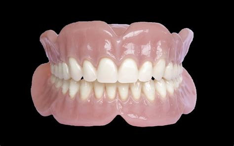 Choosing the Ideal Denture that Fits Your Needs