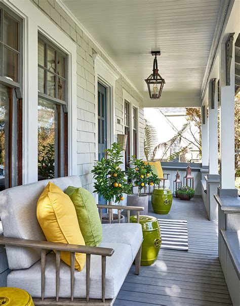 Choosing the Perfect Color Scheme for Your Porch