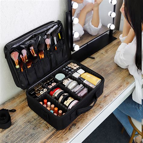 Choosing the Perfect Cosmetic Case to Suit Your Needs