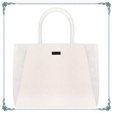 Choosing the Perfect Ivory Tote for Your Personal Style