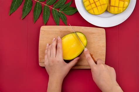 Choosing the Perfect Ripe Mango