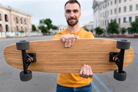 Choosing the Perfect Skateboard: A Comprehensive Guide for Novices and Enthusiasts