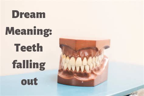 Common Dream Patterns and Meanings Associated with Deteriorating Teeth