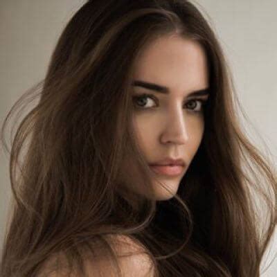 Counting the Dollars: Clara Alonso's Estimated Fortune