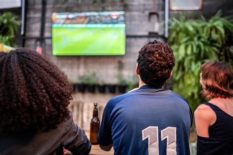 Creating the Ideal Setting for Enjoying Football from the Comfort of Your Home