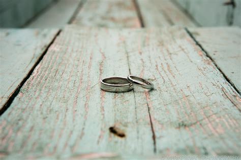 Cultural and Symbolic Significance of Dreams about Misplaced Rings